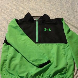 Boys Under Armour windbreaker size M